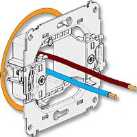 Szkic zdjęcia gniazdka elektrycznego obok którego znajdują się szczegółowe dane techniczne produktu